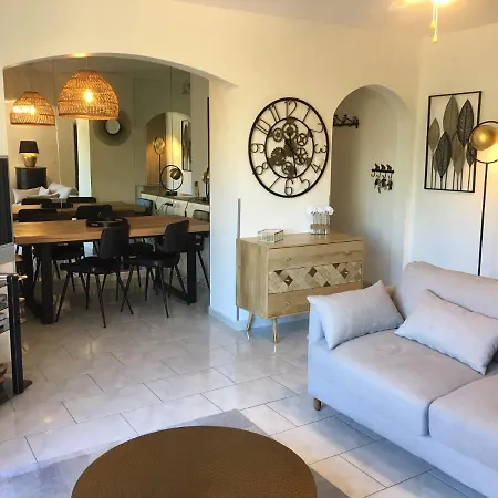 Mazet De La 54m2 Lavandou 100m Avec Piscine Apartmán *